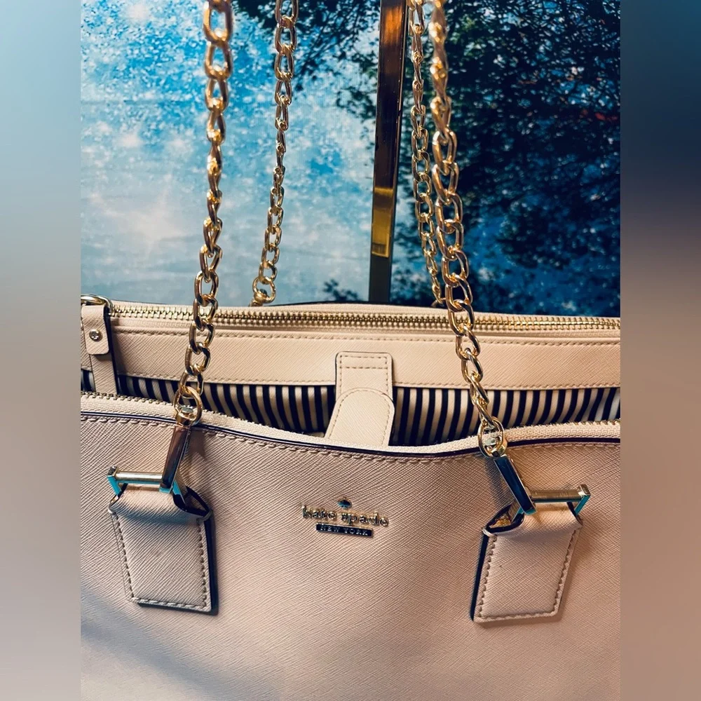 Kate Spade Large Shoulder Bag Beige EUC 3 Big Compartments B & W Striped Lining - Picture 4 of 14